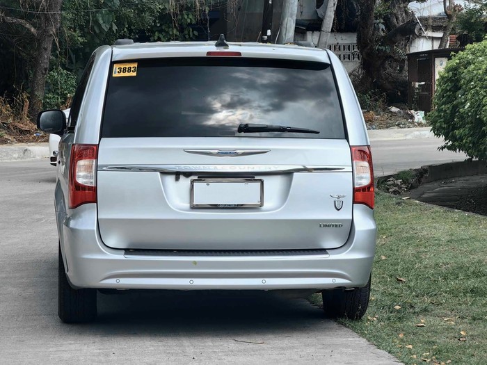 4th picture of CHRYSLER TOWN & COUNTRY For Sale in Cebu, Philippines