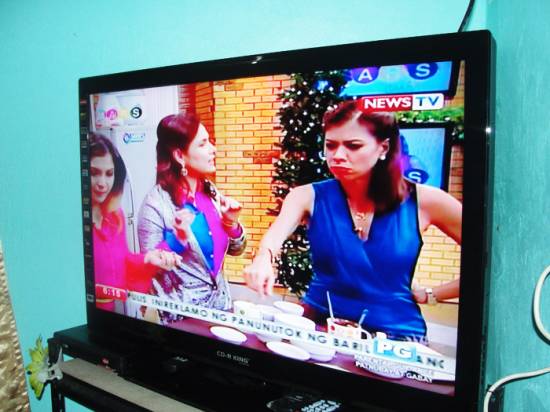Picture of Biggest LCD TV of CD-R KING Philippines Review